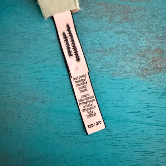 Victorias Secret Push-Up Bras Set Of 2 32D Black & Nude with Sea-foam Overlay - Picture 7 of 7